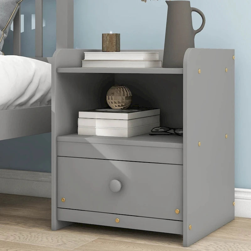 Cama individual/matrimonial con cabecero y piecero de listones, incluye mesita de noche, gris