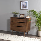 Commode à trois tiroirs en bois massif
